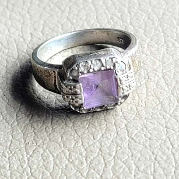 VINTAGE Womens 925 Purple Stone Crystal  STERLING SILVER RING SIZE 9 - Picture 1 of 7